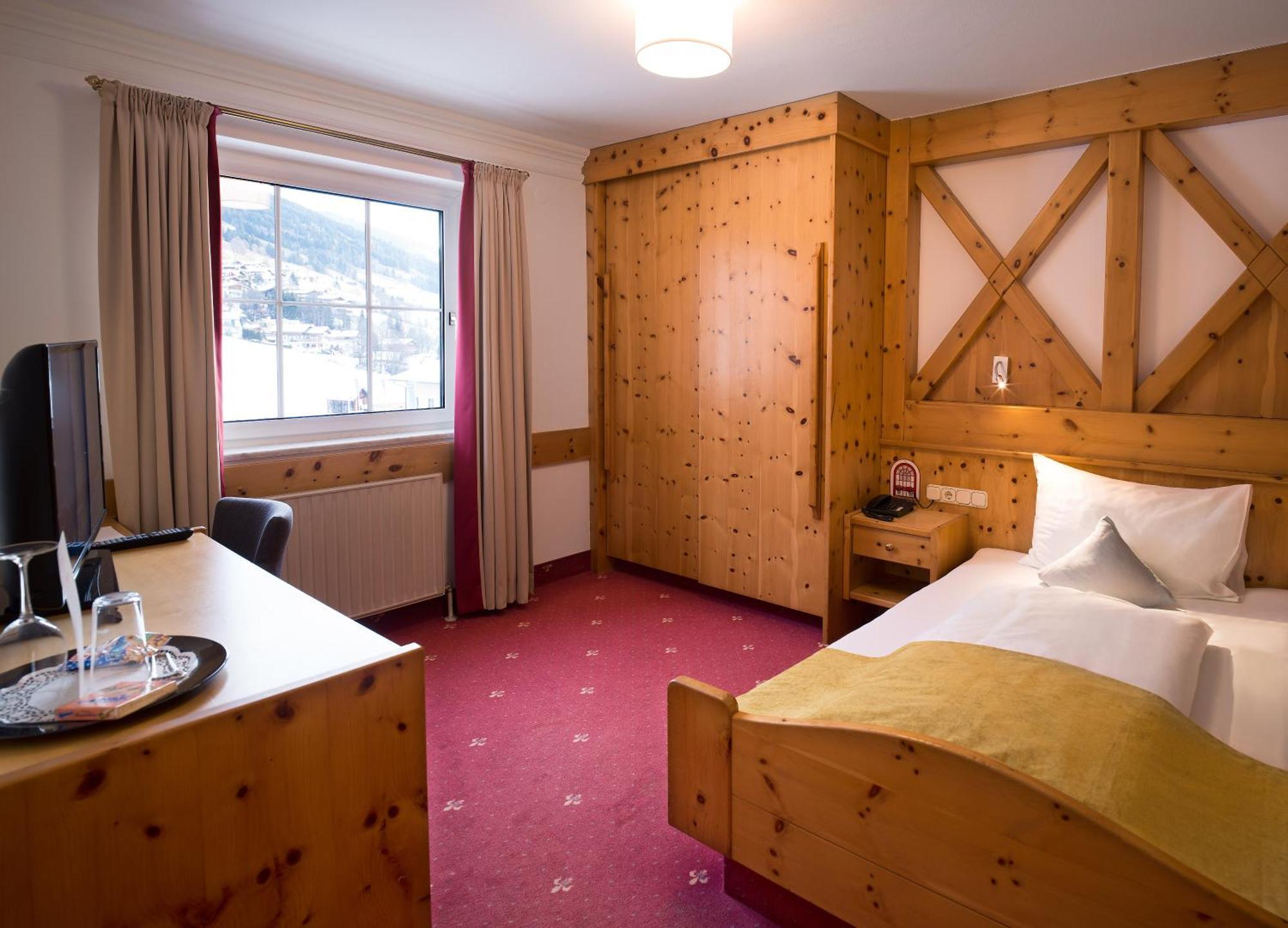 Jufa Alpenhotel Saalbach 外观 照片