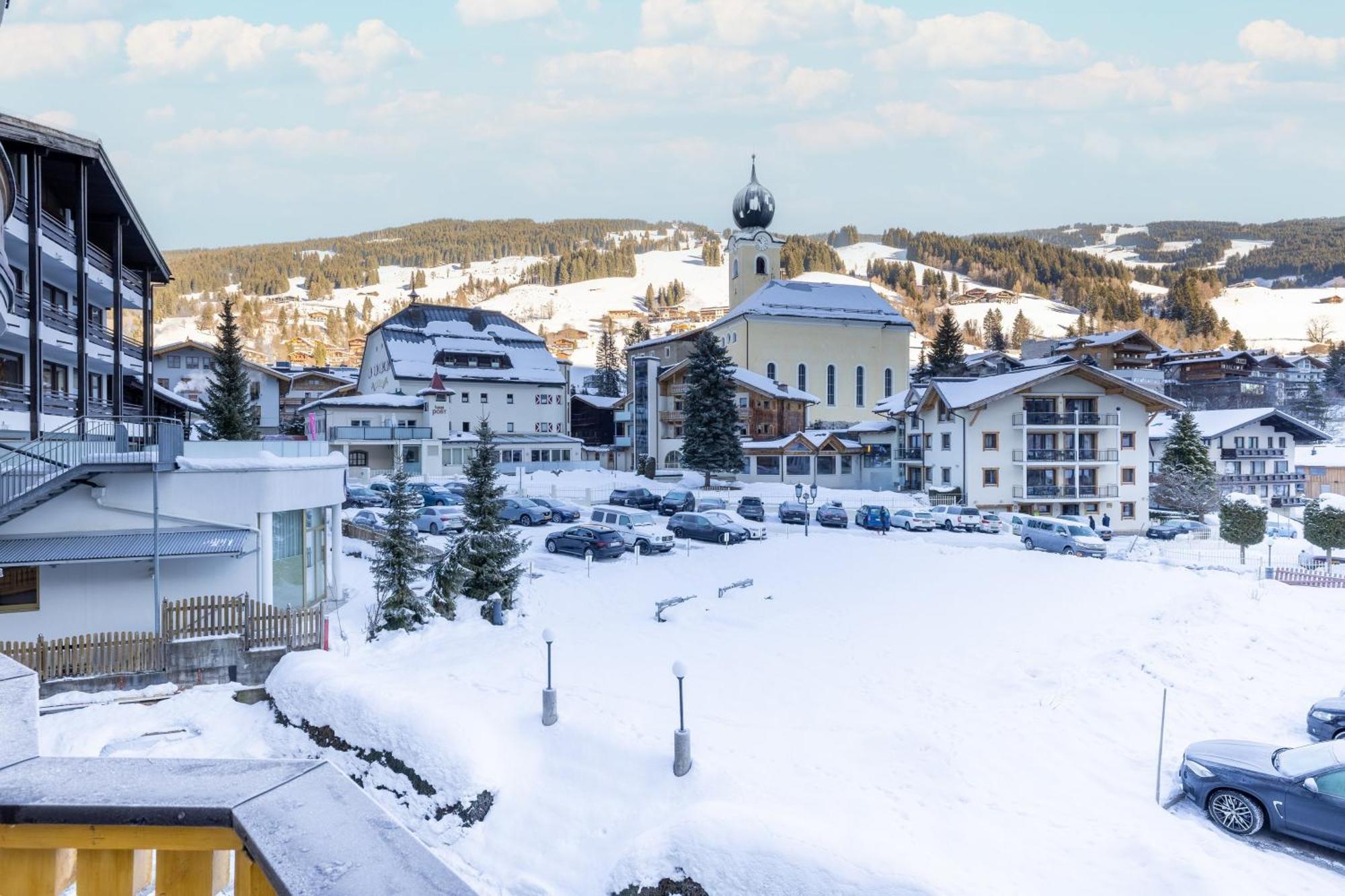 Jufa Alpenhotel Saalbach 外观 照片