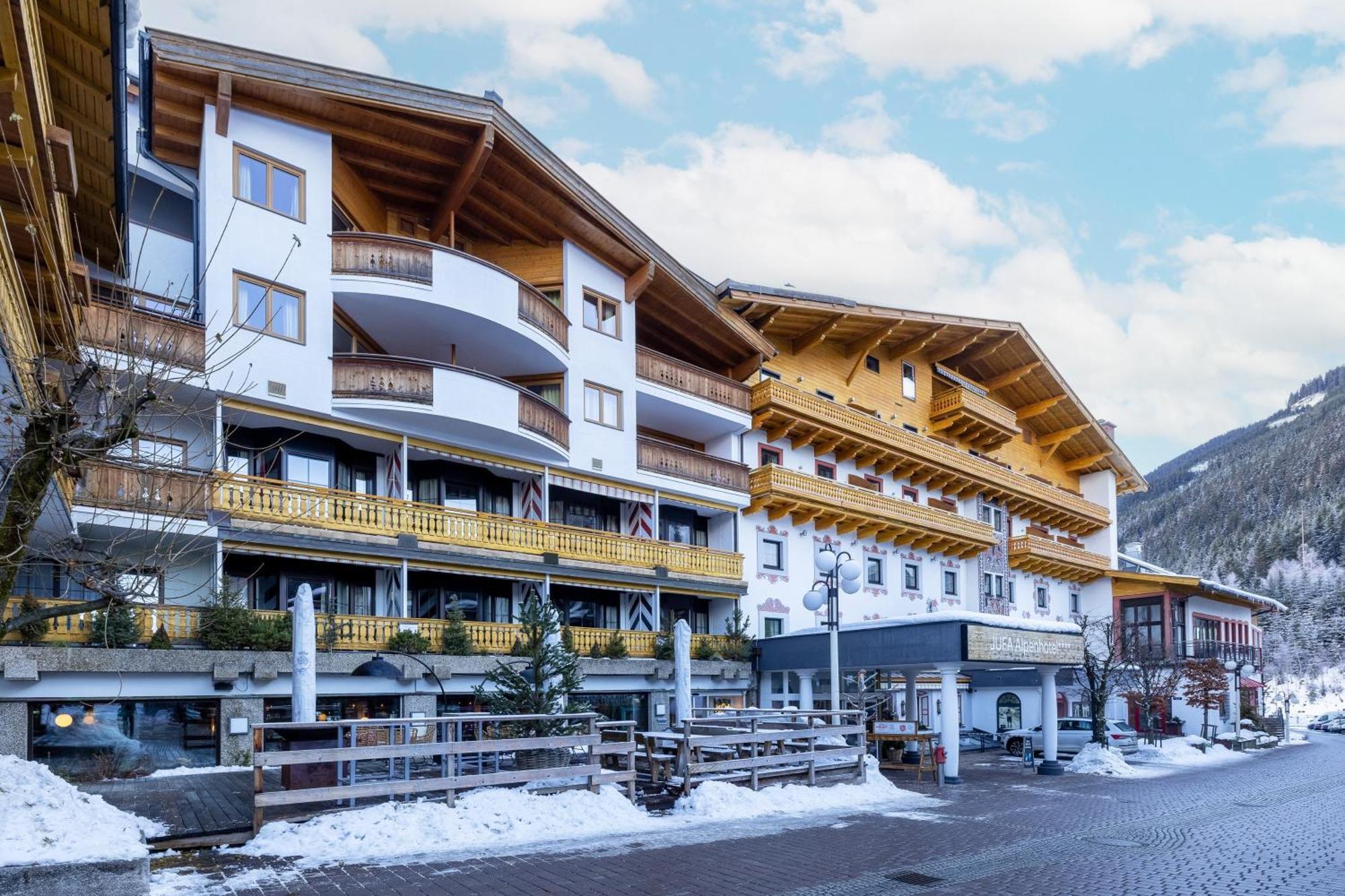 Jufa Alpenhotel Saalbach 外观 照片